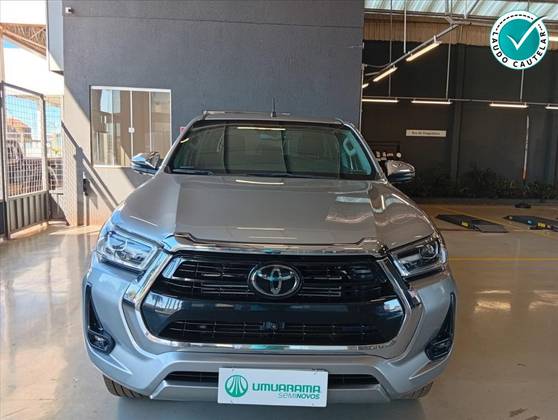 TOYOTA HILUX 2.8 D-4D TURBO DIESEL CD SRX 4X4 AUTOMÁTICO TOYOTA HILUX 2.8 D-4D TURBO DIESEL CD SRX 4X4 AUTOMÁTICO